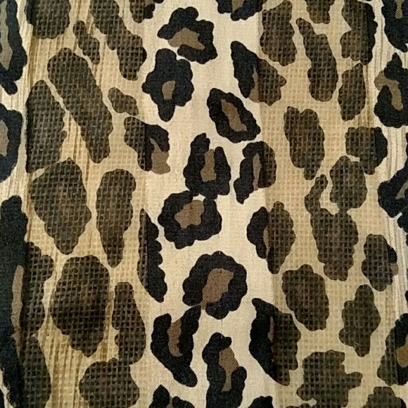 Cheetah Print Black And Tan  Silky Sheer Lightweight Scarf Womens OS - Picture 4 of 4